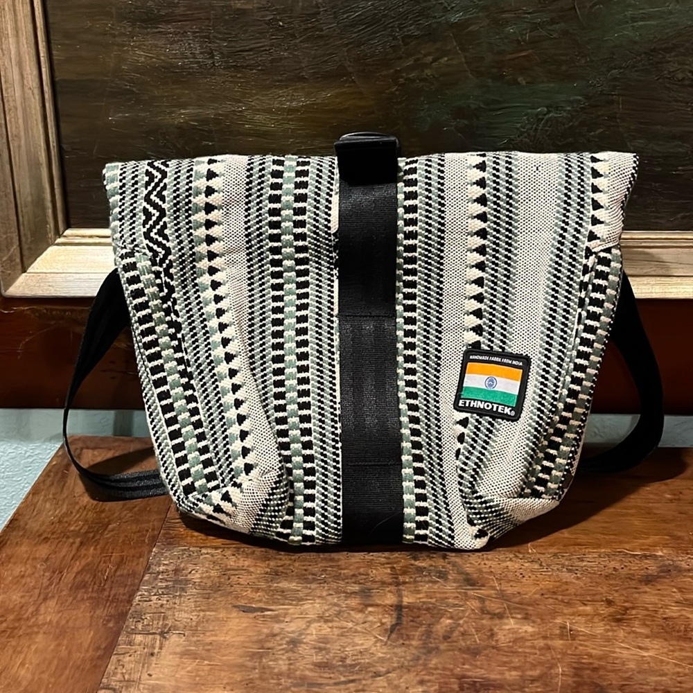 LIKE NEW Ethnotek cross body sling bag cyclo print